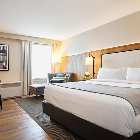 The Watershed Norwalk Hotel Екстериор снимка