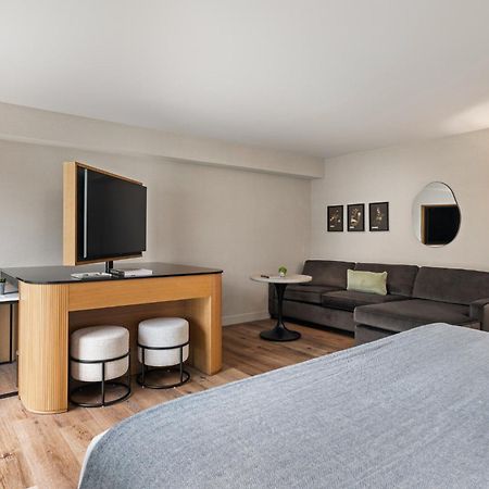 The Watershed Norwalk Hotel Екстериор снимка