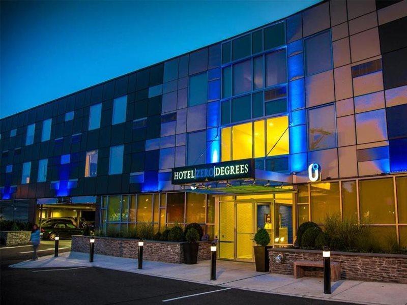 The Watershed Norwalk Hotel Екстериор снимка