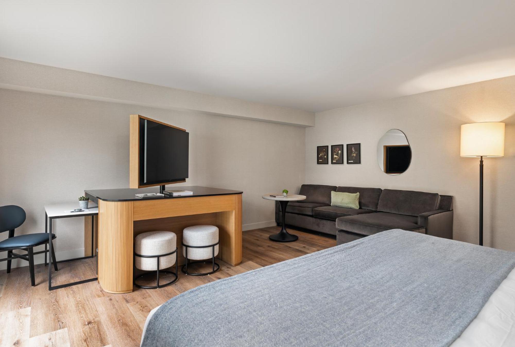 The Watershed Norwalk Hotel Екстериор снимка