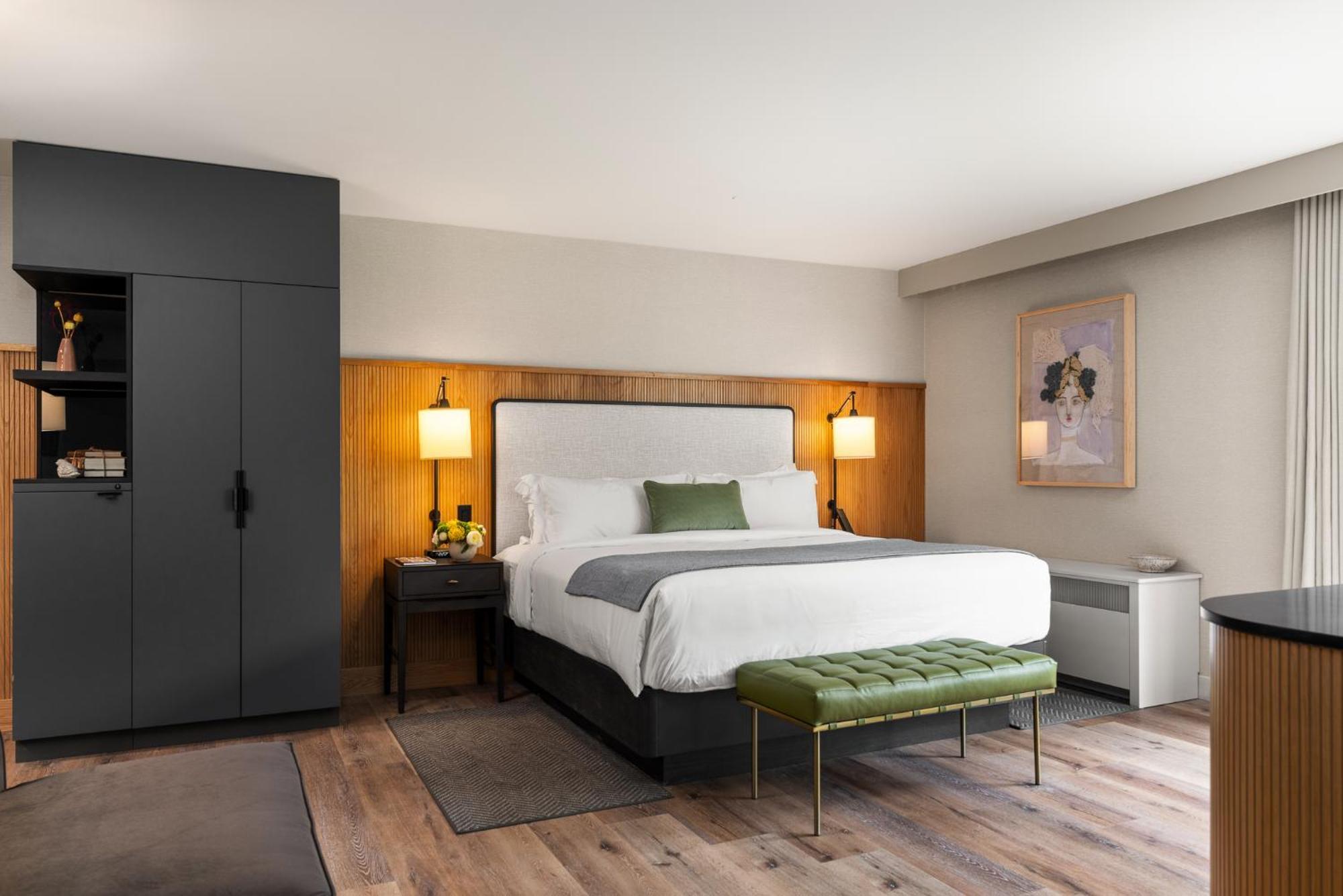 The Watershed Norwalk Hotel Екстериор снимка