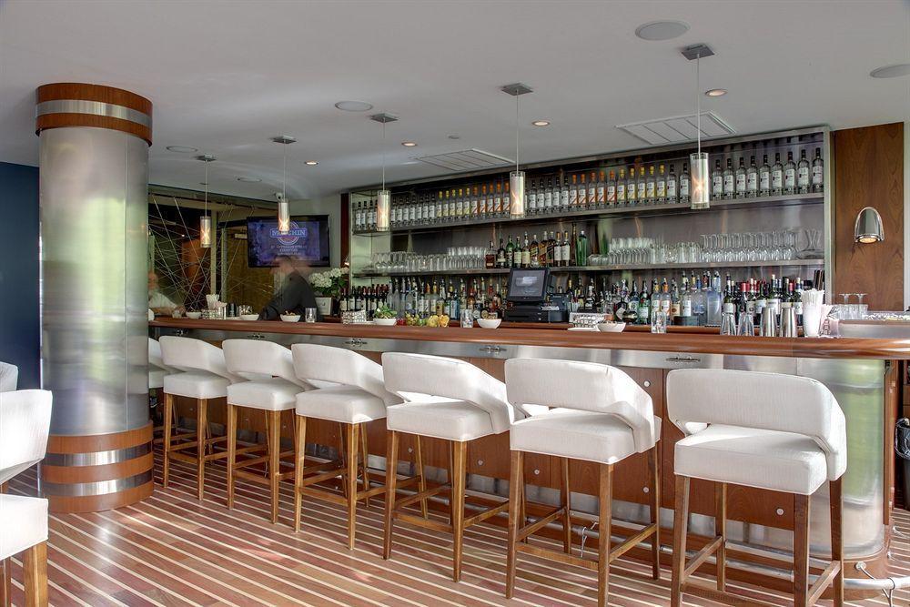The Watershed Norwalk Hotel Екстериор снимка